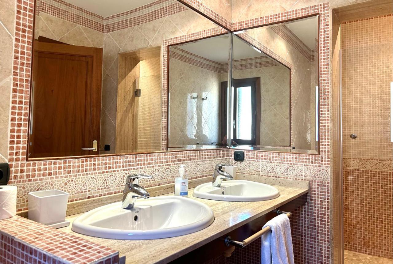 Beachhouse 2min To The Sea With Pool & Wonderful Garden Villa *